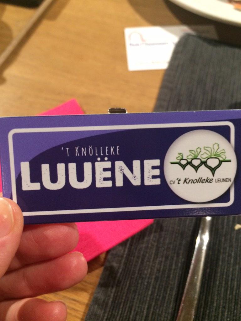 Leuke carnavalsactie van <a href="/vandenmunckhof/">Van den Munckhof Print & Media</a> je plaatsnaam op badge 😊