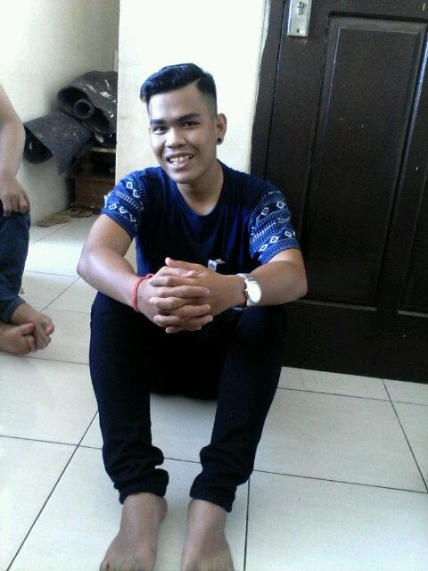 jhoe_SOG's tweet photo. @VOOLCUT #Selfiesinglevoolcuters yeeaah \m/ http://t.co/PEe8OcUBBE