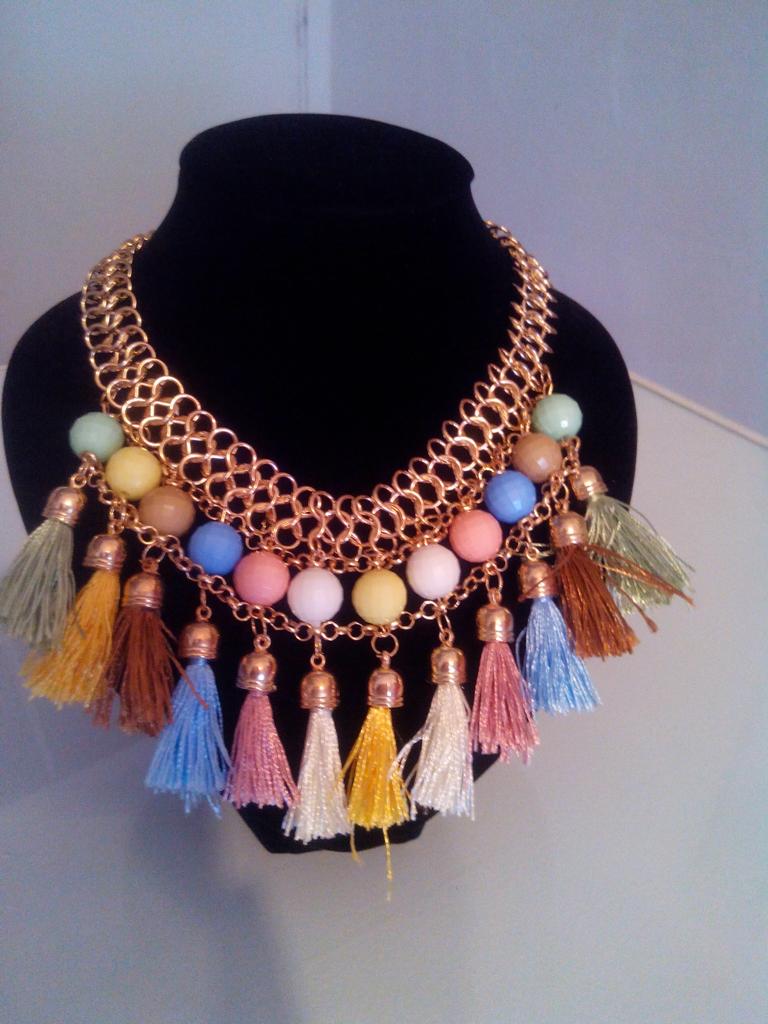 modacomp_genova's tweet photo. Nueva colección en collares @azahara_GH15 @paula_GH15 http://t.co/F9UbpbR4e3