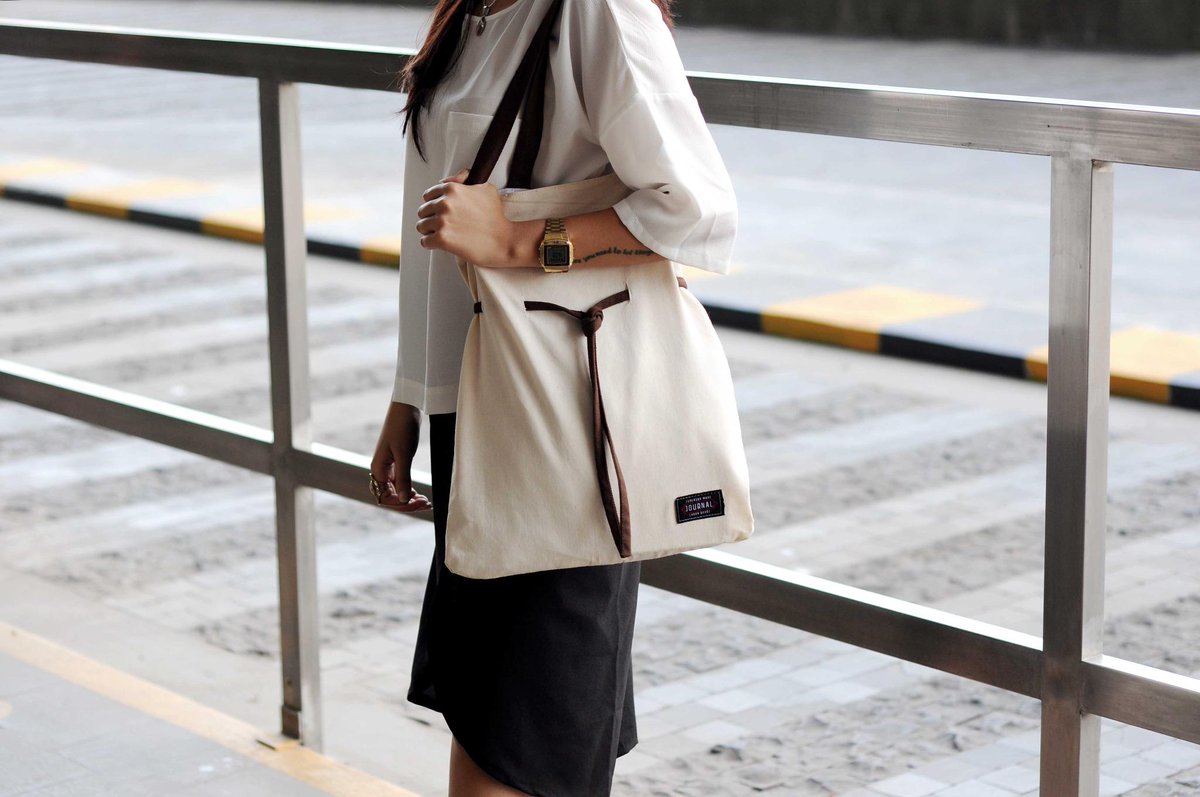 fitpict for our puller totebag. simple design for your daily partner. #journaljkt #totebag #localbrand