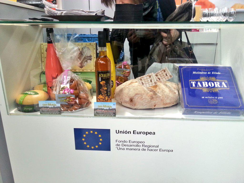 #estapasando preparando el pase de la <a href="/AsocGastrodeza/">Gastrodeza</a> en el stand de <a href="/turisriasbaixas/">Turismo Rías Baixas</a> #MFM15 #gastronomia