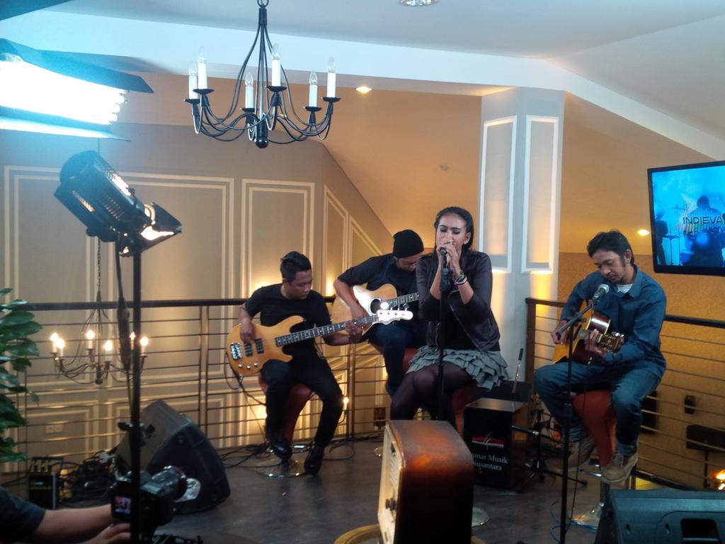 "LUCKA" Interview &amp; Live Perform N3 TV "MUSIC VAGANZA" cc <a href="/WarnerMusicID/">WarnerMusicID</a>