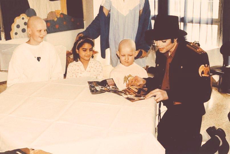 #MichaelJackson i love when i see this 💜