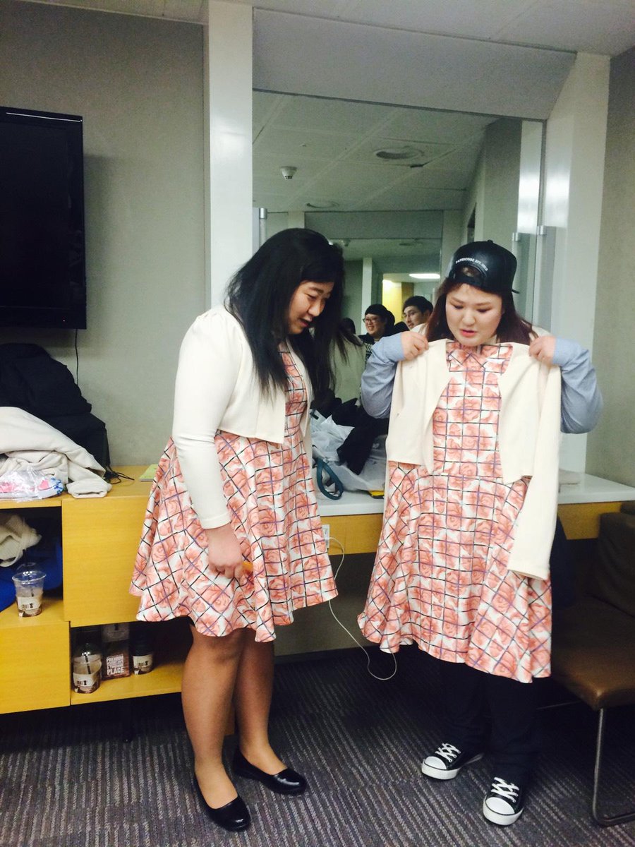 narae2's tweet photo. 요즘 이 원피스가 유행인가 보다.. http://t.co/lgfmGGI5j9
