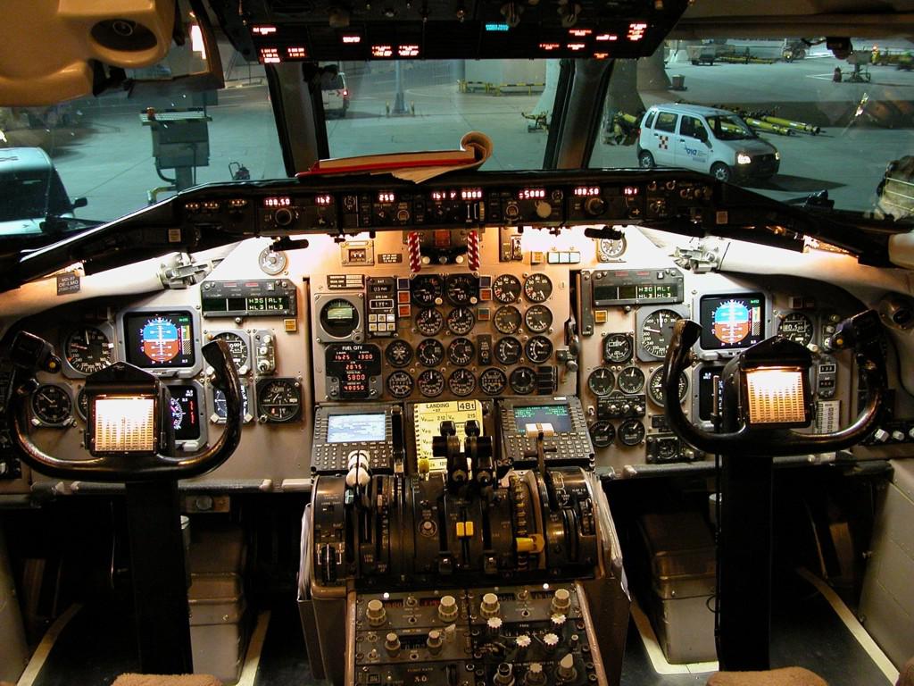 sgaleazzi's tweet photo. “@dreamlifter78: good old days.... ;-) #MD80 #MD80com #McDonnellDouglas http://t.co/MwpC0YgFsr” Heaven!!