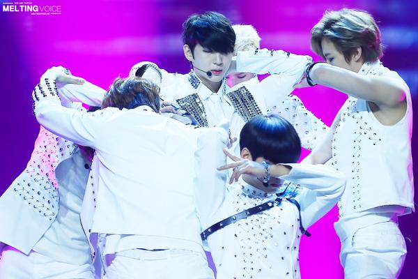 B86LO9mCYAAuH-d.jpg:large