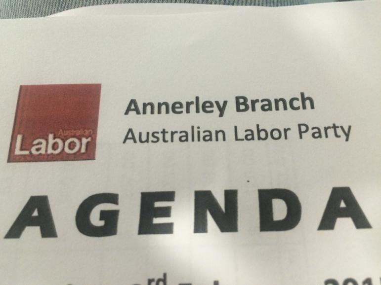 MarkBaileyMP's tweet image. A lot of very happy faces at tonight&apos;s @Annerley_Labor branch meeting #QldVotes2015