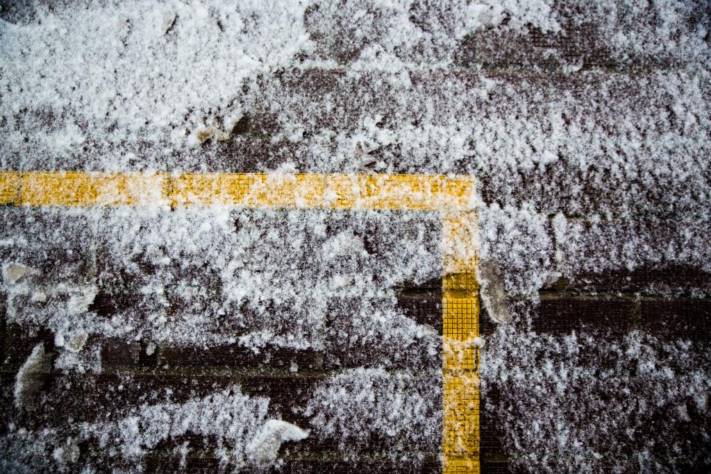 BarbicanCentre's tweet photo. Finally... #snow http://t.co/e89I1c68dP