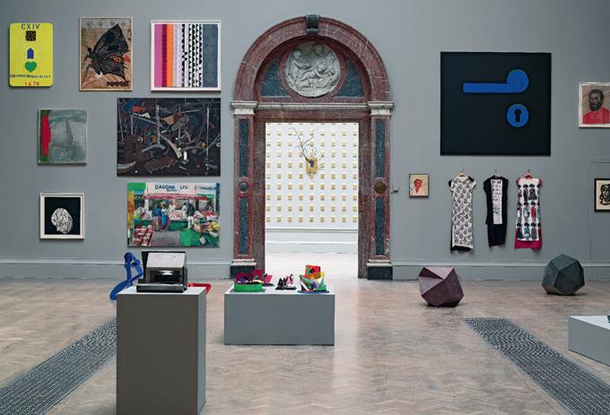 Luxury brands now play to art galleries to bond with the rich goo.gl/wyddRF