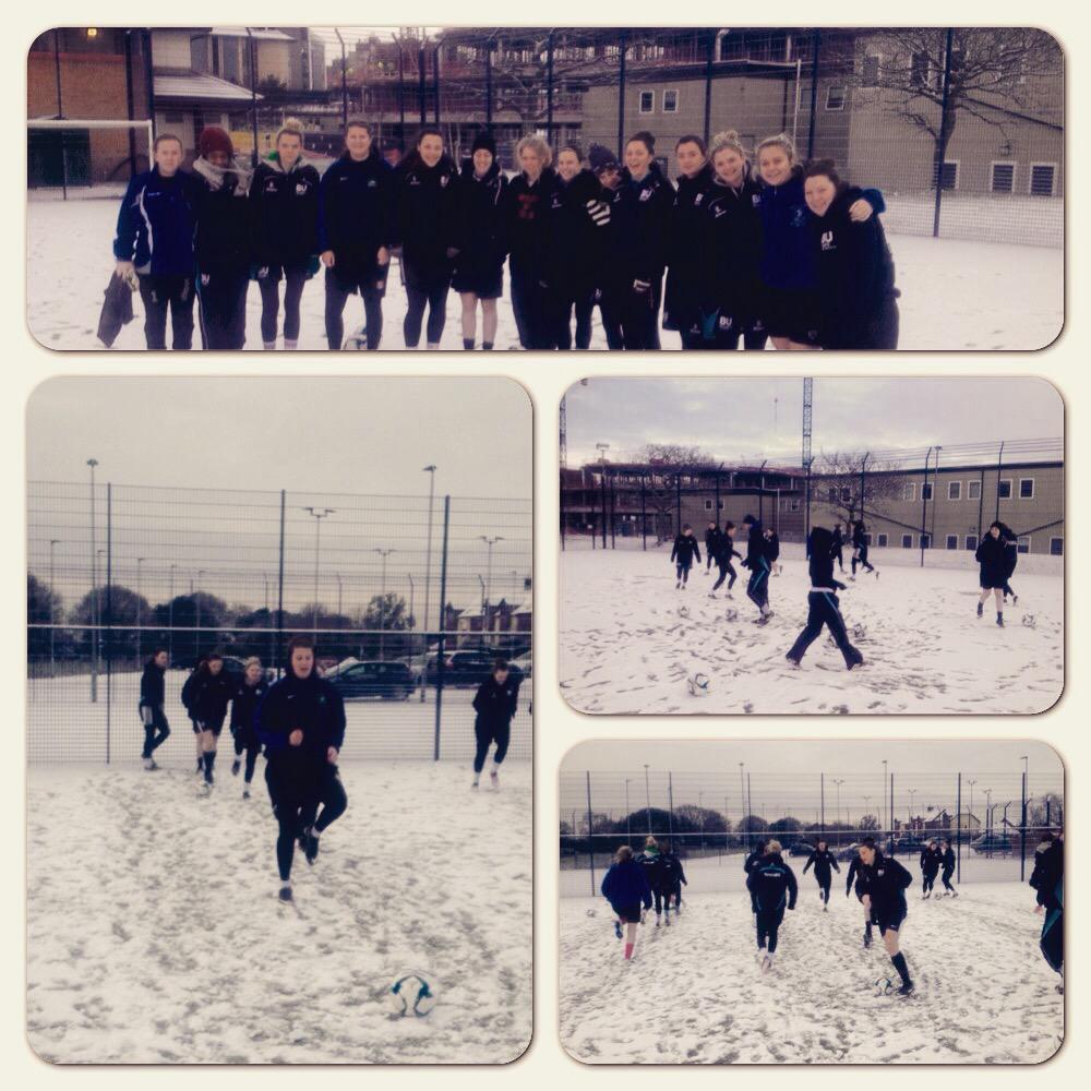 AFCBCommunity's tweet photo. BU - @BULFCbmouth trained despite the cold, snowy conditions this morning ahead of tomorrow's away fixture! @sportBU http://t.co/FAj89fD8d8