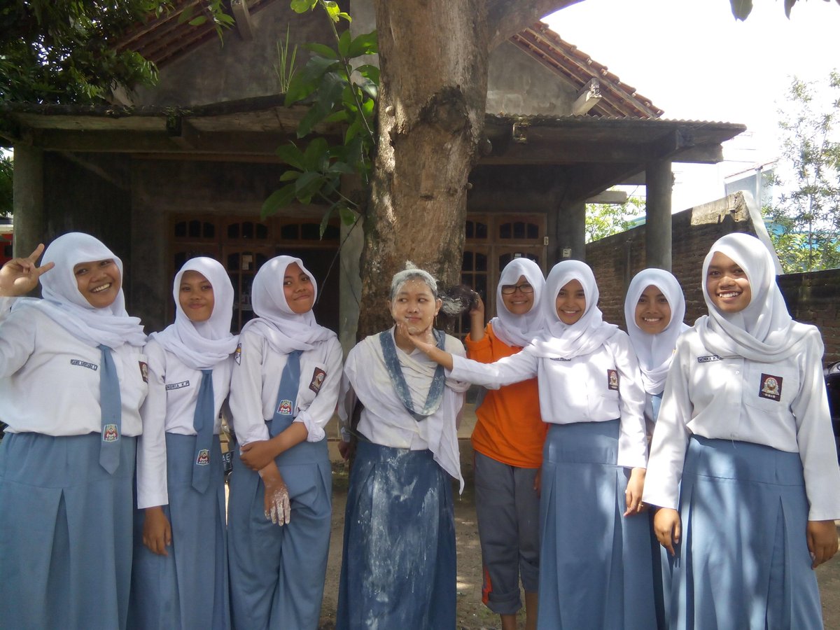 DickaFebiolla's tweet photo. Makasih sayangkuu :* walaupun telat gara gara di duain sama yang baru -__- http://t.co/LgWM7jAyQK