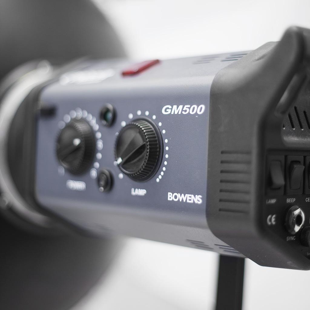 studio88uk's tweet photo. We have a 4 head #Bowens Esprit Gemini 500 light Kit at 88 with various light shapers #studiohire #highWycombe #Bucks http://t.co/Aeeo1pWr2i