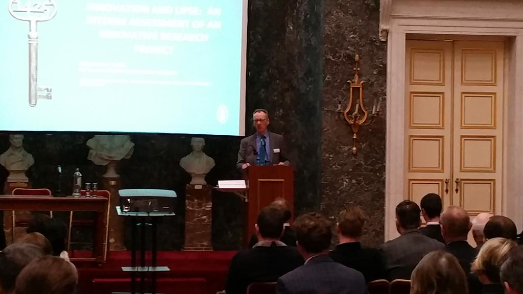 WilliamVoorberg's tweet photo. Christopher Pollitt just mentioned #LIPSE as a once-in-a-decade-opportunity #socialinnovation http://t.co/vSyTuwPGiy