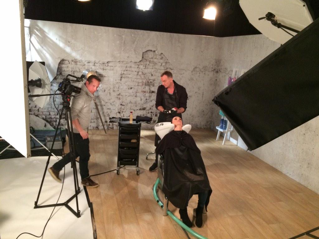 barettamedia's tweet photo. Dag 2 in de studio voor @Bespeakers met @RobinDaatselaar @anjazlstr @IvodekokPhoto en crew. http://t.co/bApEVZbkeX