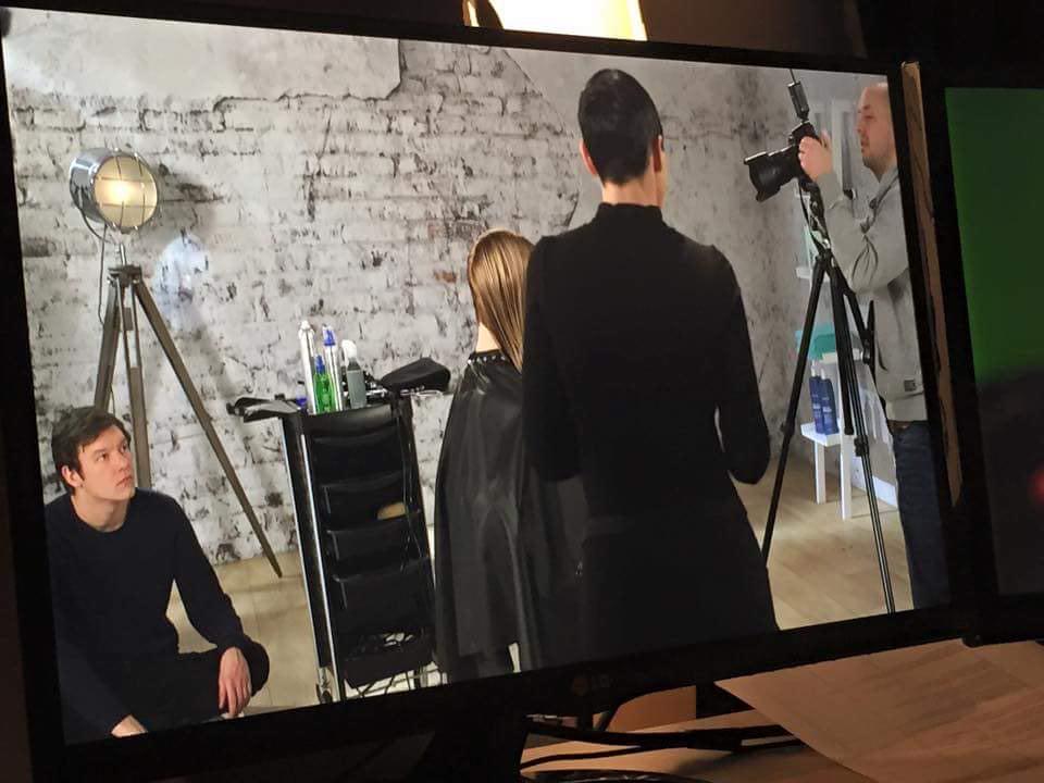 barettamedia's tweet photo. Dag 2 in de studio voor @Bespeakers met @RobinDaatselaar @anjazlstr @IvodekokPhoto en crew. http://t.co/bApEVZbkeX