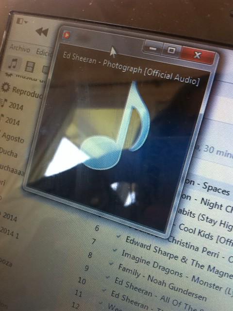 jrosewell1's tweet photo. Definitivamente esta es la canción que escuchare repetidas veces para el epílogo! #RectaFinalMAG http://t.co/zgLH8fb0tJ