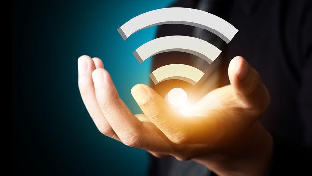 GizmodoES's tweet photo. Como obtener una señal WiFi potente en todos los rincones de tu casa http://t.co/5SVDm9oyv3 http://t.co/6MIA4y5EQR