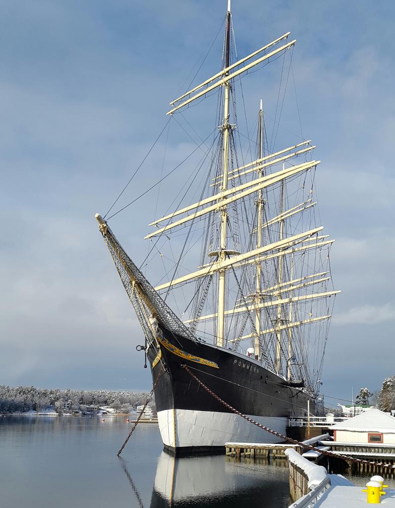 81Di's tweet photo. #Pommern #MaritimeMuseum #Mariehamn @ShipsInPics http://t.co/HFsT9lWdVQ
