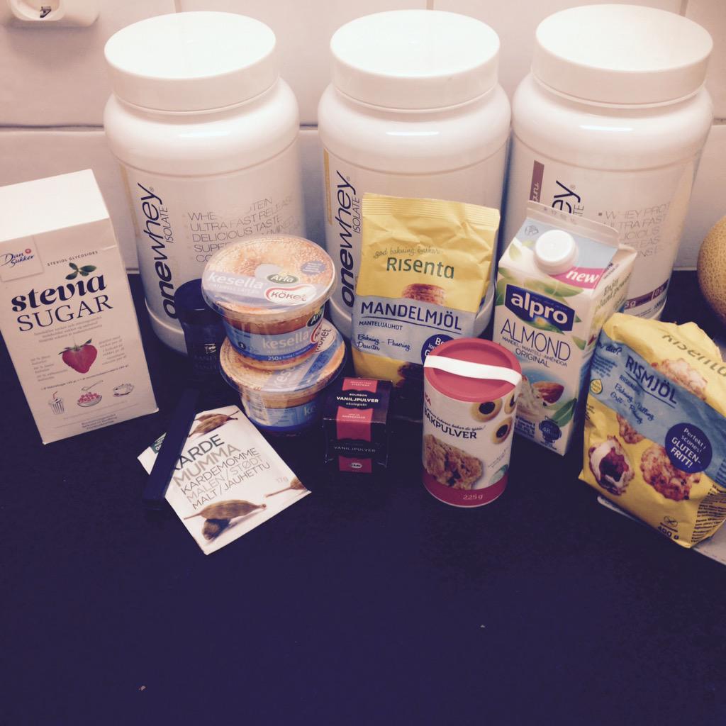 Aleexzandraa's tweet photo. Lite bakning borde få mig piggare & friskare! #experimentera #nyttigt #proteinrikt 🙈🙊 http://t.co/YD5jiqoDKz