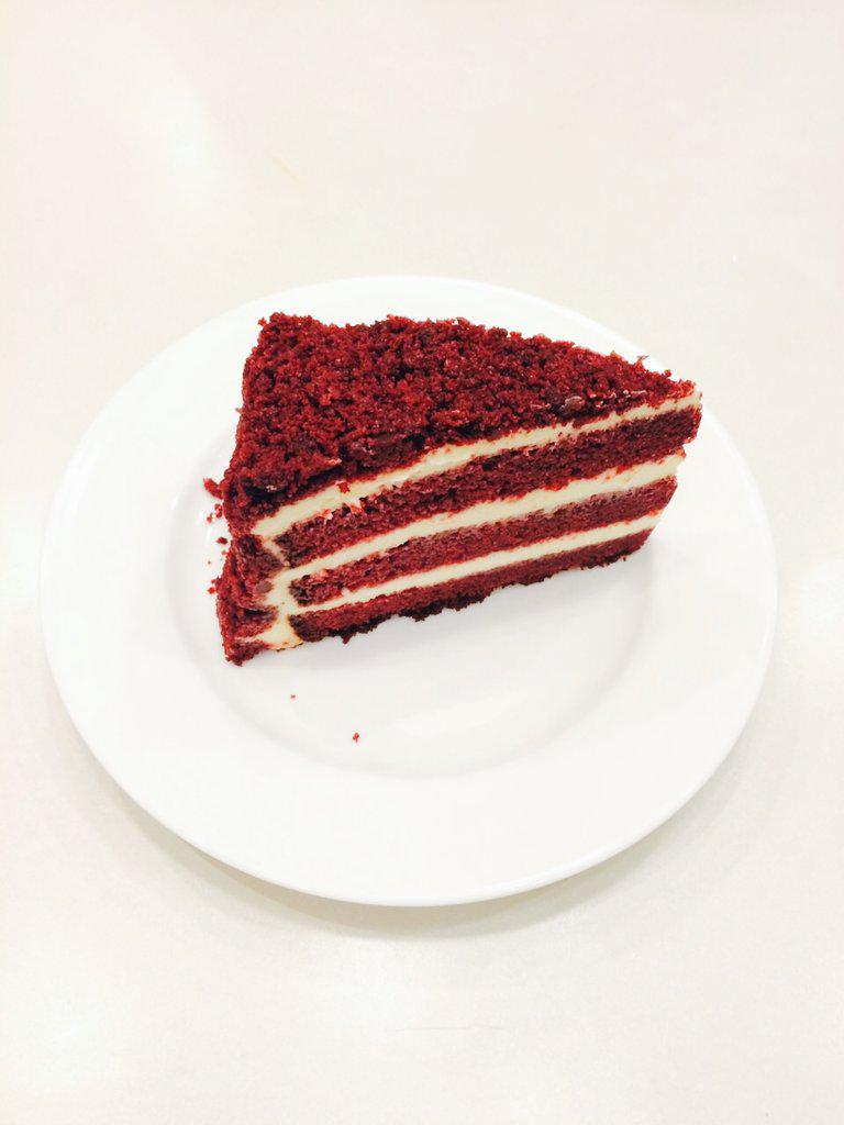 RT <a href="/ThaqifHidayat/">Tháqif</a>: Red Velvet #FoodPorn #RedVelvetCake
