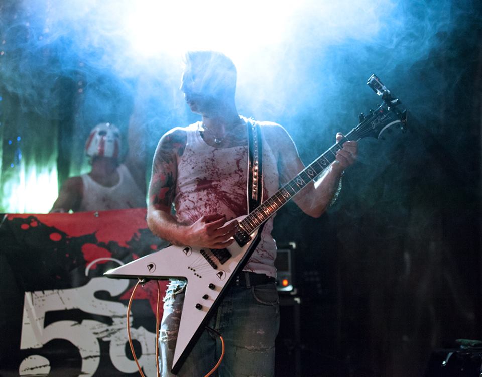 5stargrave's tweet photo. some live action from yours truly #5stargrave #live #horrormetal #drugstorehell #metal #rocknroll #scream http://t.co/hcOq8uzUPk