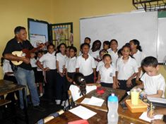 rolandocruces88's tweet photo. @elsistema #ElSistemaCumple40 @nucleovalencia ya comenzo la fiesta en los modulos del proyecto Simon Bolivar Valencia http://t.co/AJ0chavVWd