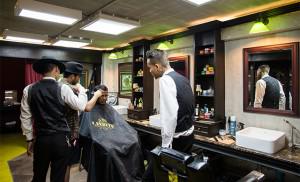 dkalongers's tweet photo. @infodpk @TDADPOK @Mimakersdepok @MARGOCITY  ini bedanya pangkas rambut dan barbershop http://t.co/pGCntpzY65 http://t.co/yvF1mbFS9q