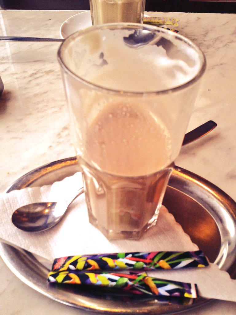 anna_rdph_'s tweet photo. #CafeClassico 💃 http://t.co/S5R484lkcF