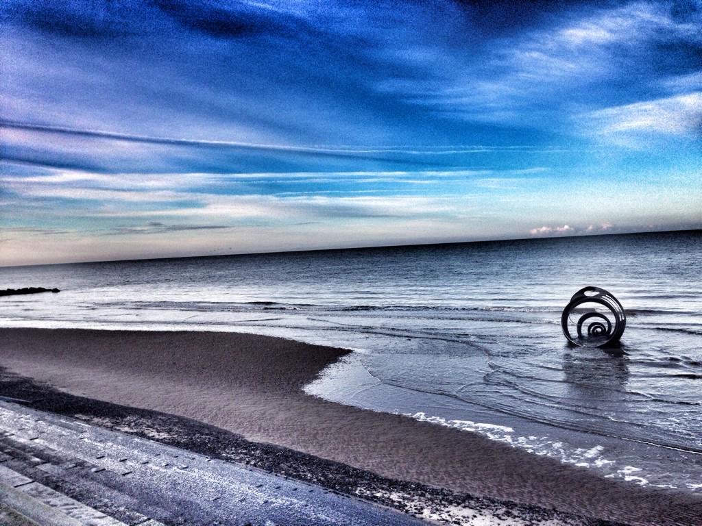 ptapom's tweet image. #Cleveleys  @BBCLancashire #BeautifulButCold