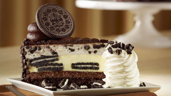 TheFoodsWorld's tweet photo. Oreo Dream Extreme Cheesecake. http://t.co/0o8SRkYD1x