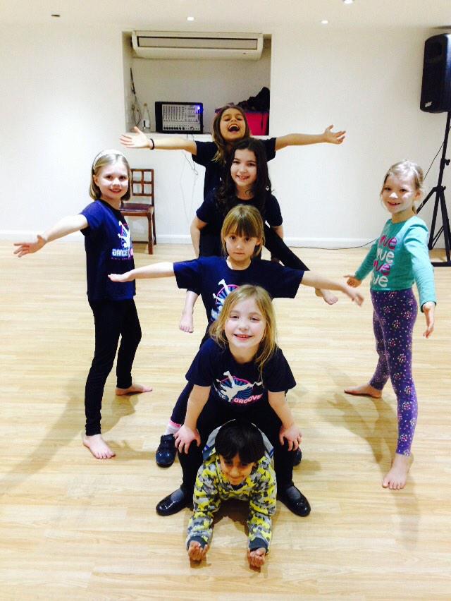 dancegroovesUK's tweet photo. #snow doesn't stop #dancing it makes you want to dance more! @HalfmoonPutney #putney #WEWTwitter #kids #TuesdayTreat http://t.co/ZE1y5R4uCo