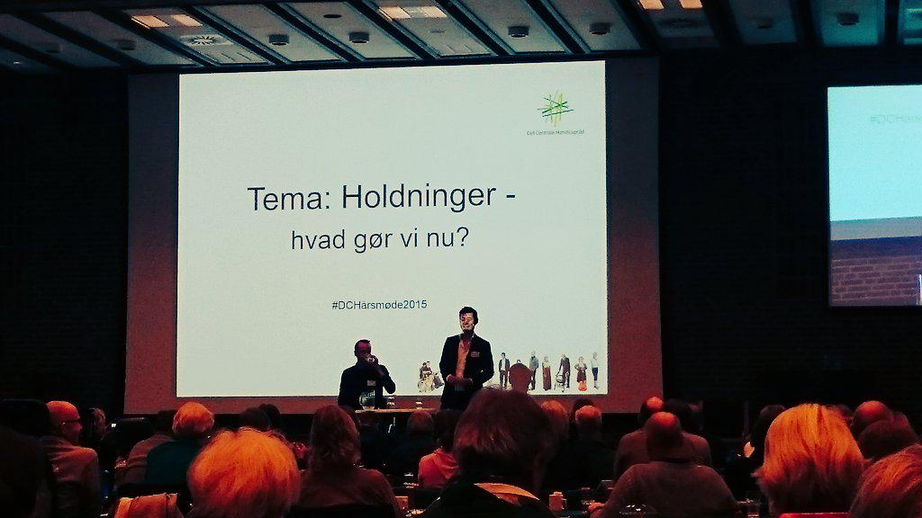 AneRoenn's tweet photo. DR's sportschefJacob Kwon og kommende studievært ved PL i Rio, Anders Kolbo, holder oplæg #DCHårsmøde2015 http://t.co/xUnM9PXDZv