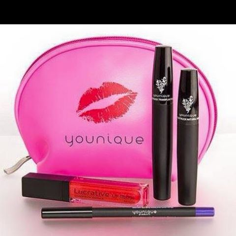 UkLashes tweet picture