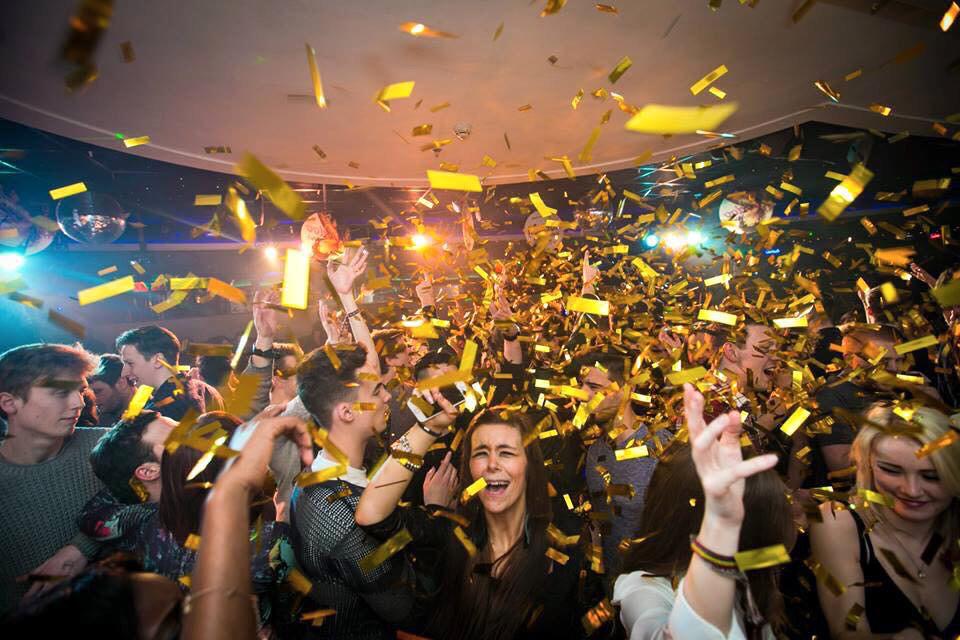 jesssmindaaa_'s tweet photo. @VoodooBirdcage DONT MISS OUT!
Get yourself on the guestlist now! 07749352673
Cheap drinks, queue jump&amp;cheap entry!🎉 http://t.co/dFCsrtwSnY