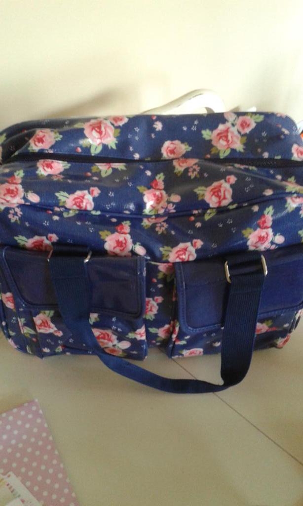 babblingmum's tweet photo. @Tesco have some amazing changing bags in stock! Loving my new purchase! Bargain at £25 #mumstyle http://t.co/l504OFj5zF