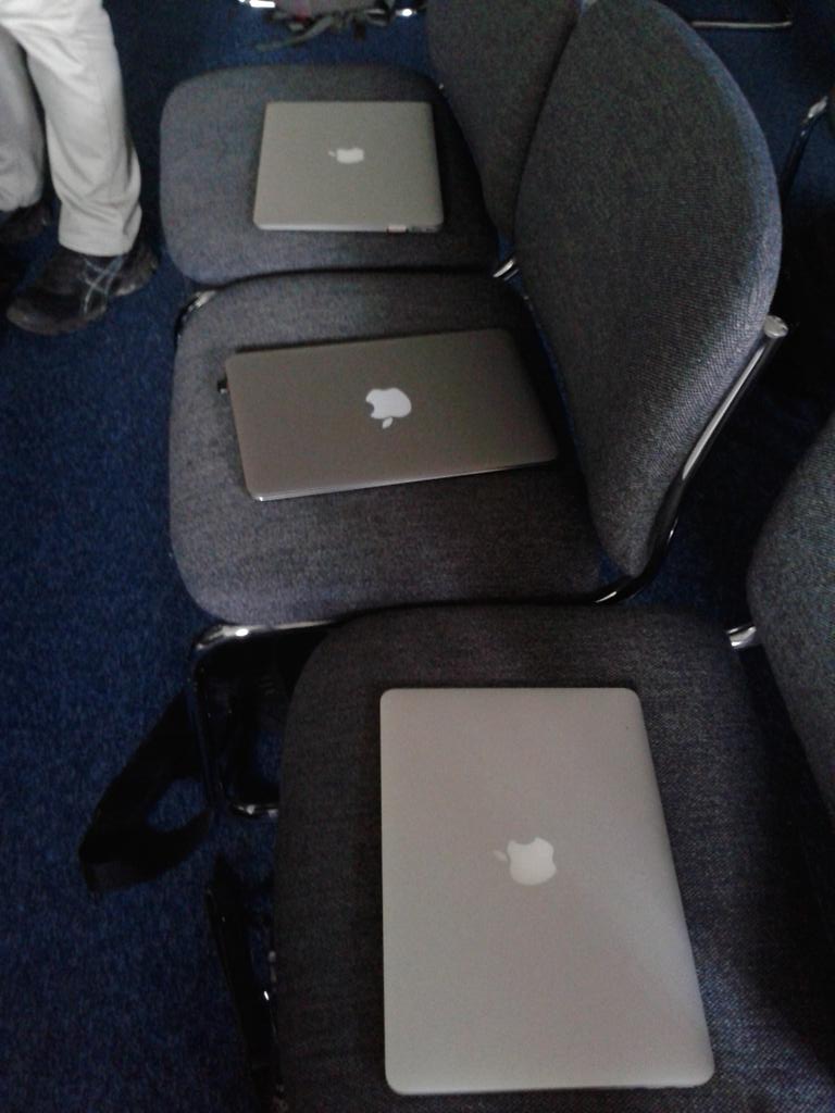 drchriscole's tweet image. Spot the interloper #notamac