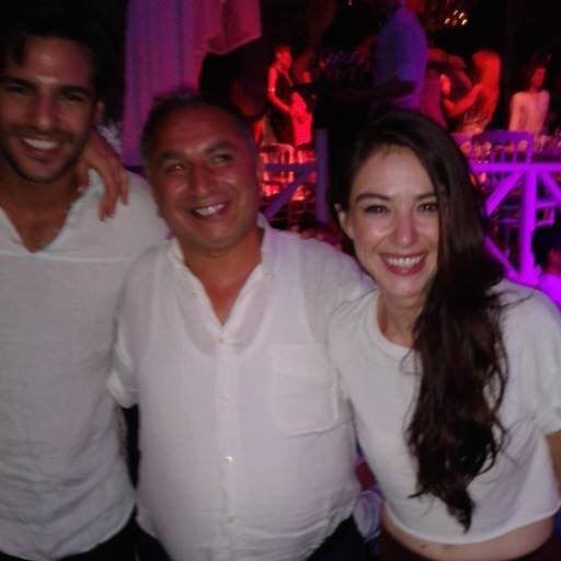 ozser_delisi's tweet photo. aralara girmeyiniz opss 👊😊😊😊😘😘 http://t.co/XtojYRcQ4u