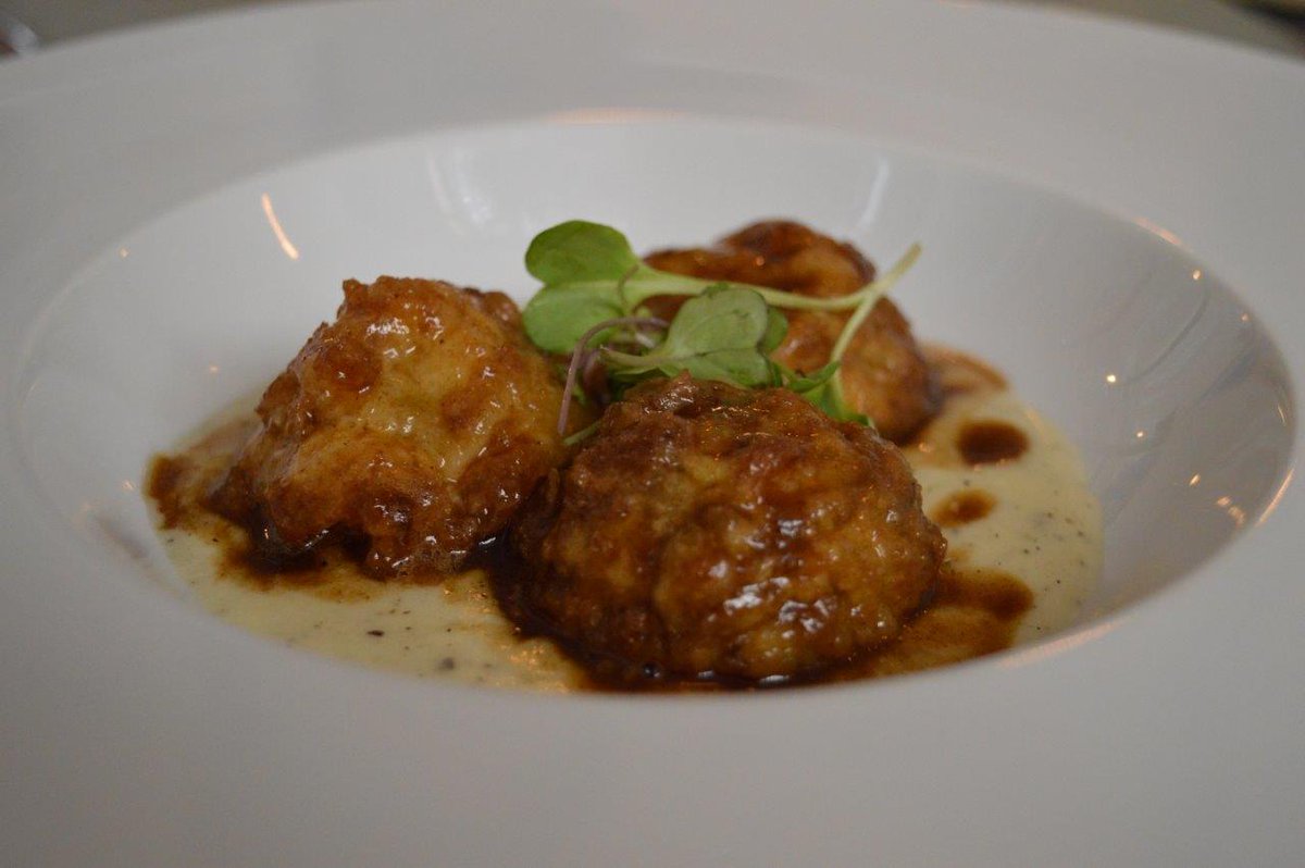 Los 10 mejores restaurantes en Madrid por menos de 30€. wp.me/p4GTWY-xI <a href="/Bacira_rest/">Restaurante Bacira</a> #SaladeDespiece