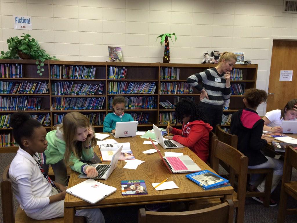 Aspinwall_TCE's tweet photo. 4th grade research in action @tce_media #ProjectAchievement #research #lotsoflearning #LCSSPROUD http://t.co/SfbNeAlnLI