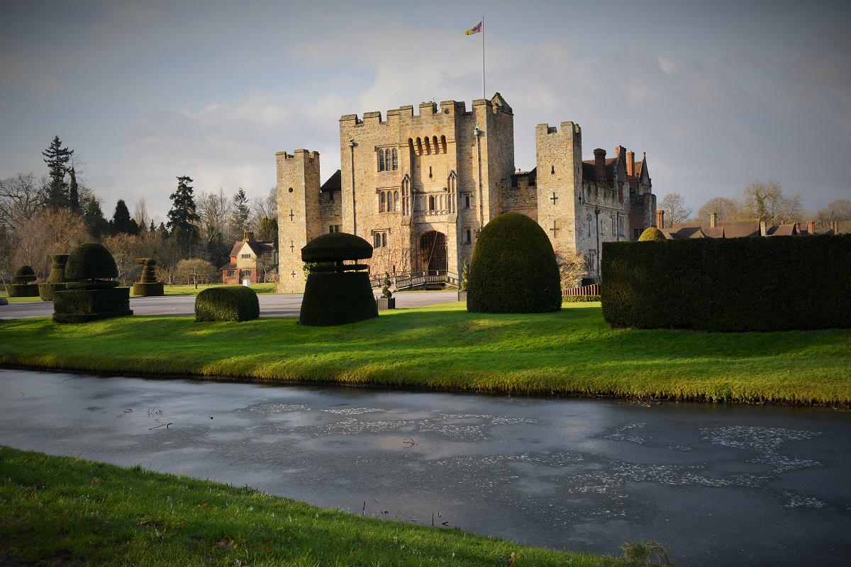 hevercastle's tweet photo. The #snow has melted but the frozen moats &amp; ponds prove just how cold it is today! http://t.co/cVrcEQ3de5