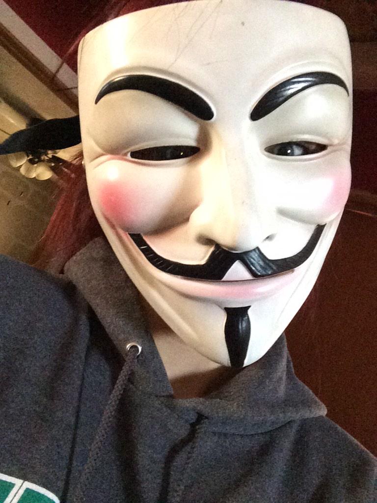 HannerNatalie's tweet photo. Ready for the day 💁😂 #mask #vforvendetta http://t.co/NFiKYDVmbO