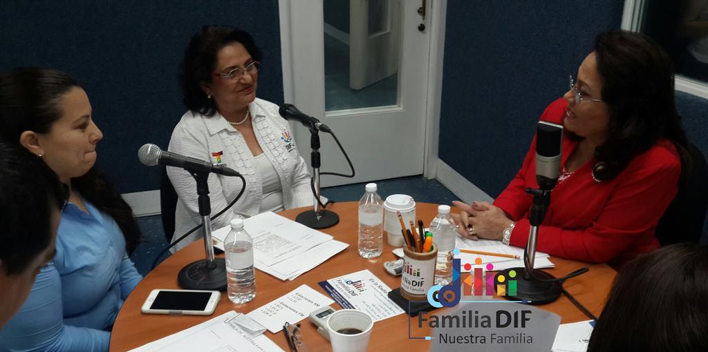 Nos acompaña la titular del Albergue para Familiares de Enfermos, C. P. María del Carmen Álvarez Godínez. #FamiliaDIF