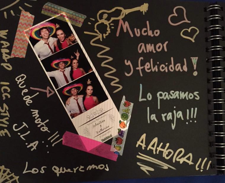 flashfotocabina's tweet photo. Los mejores recuerdos están con #flashfoto :) #scrapbook #photobooth #cabinafotografica #wedding #friends http://t.co/TnIsVuZlKY