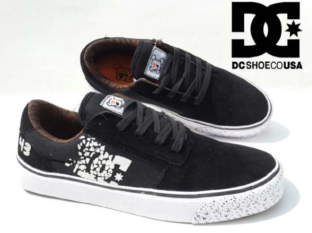 RizpunillaShop's tweet photo. DC Block 1
Size : 39-43 | IDR : 185rb http://t.co/3e9FYEyNS4