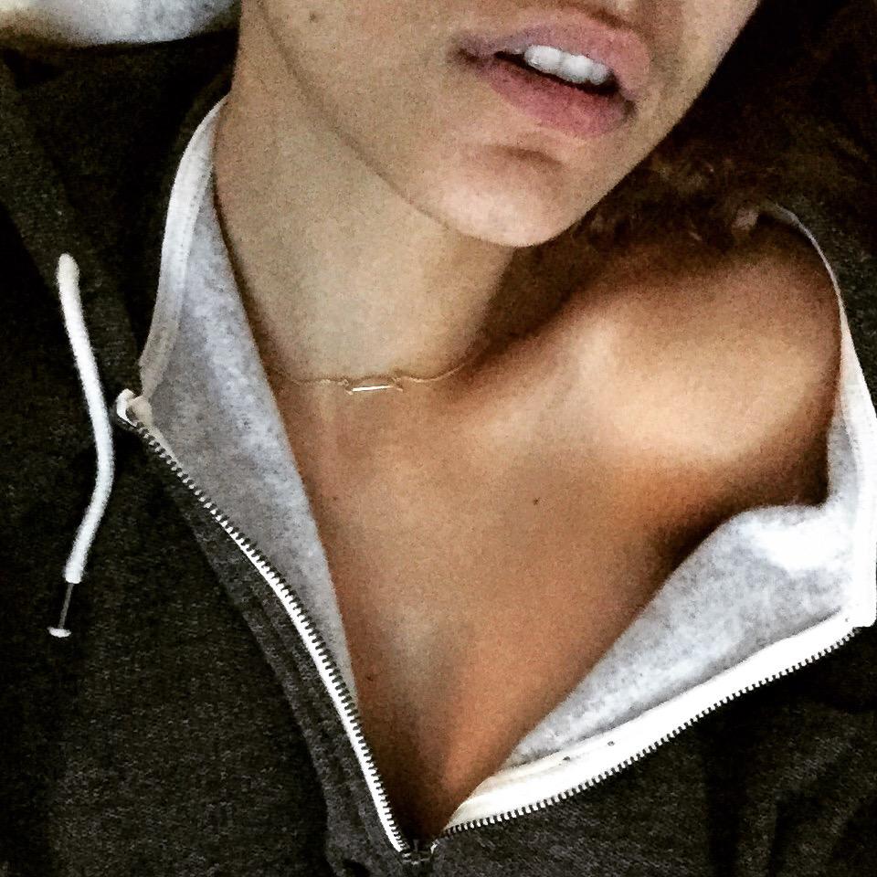 miakhalifa's tweet photo. 💭 http://t.co/x4RtyJptBX