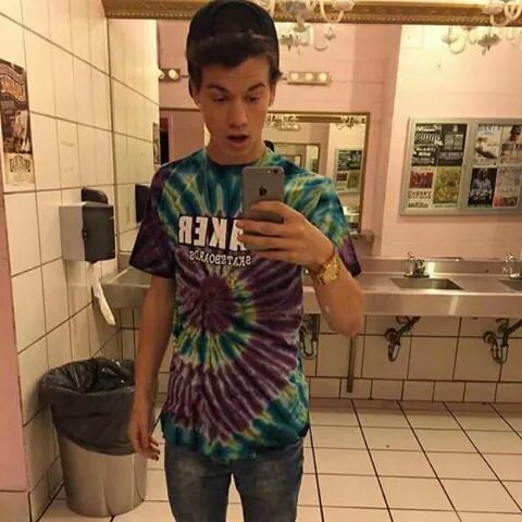 Happy 19th birthday Taylor Caniff 