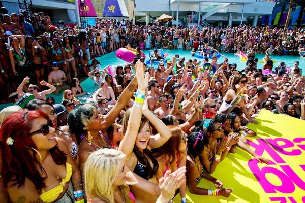 GeneracionK15's tweet photo. ¡¡¡60 díaaaaas!!! 🎊🎊🎊😍😍😍🏊🏊🏊🍻🍻🍻🍻🍸🍸🍸🍸🍸🌴🌴🌴🌊🌊🌊🌊 #INeedTraveo #Cancún #SiNosOrganizamos http://t.co/l3WeSzxt8y