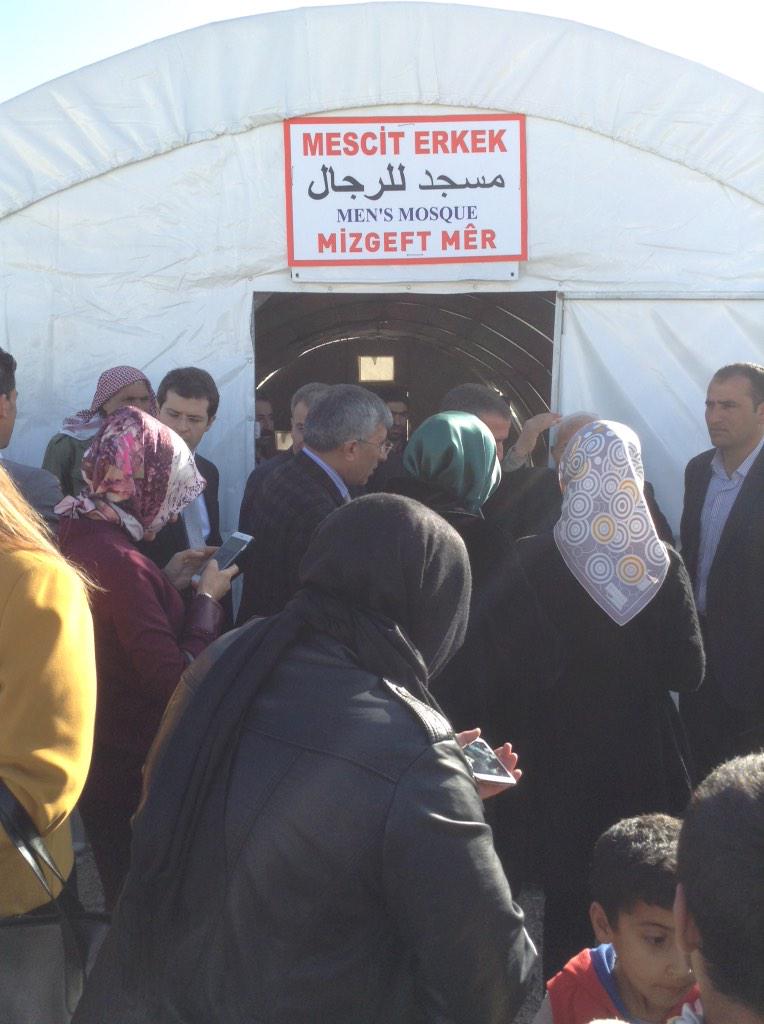 Suriyeli kardeşlerimizin bulunduğu Suruç'taki Kampa kadın kollarımızla birlikte ziyarette bulunduk. @Akkadinistanbul