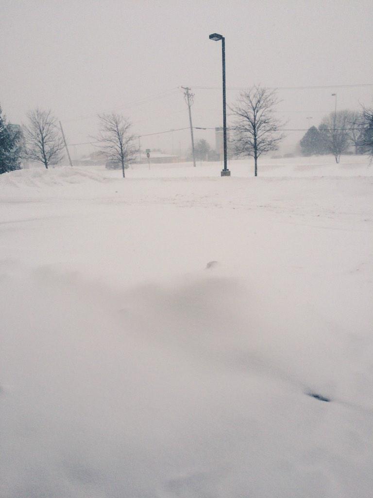 dadcas's tweet photo. @mhonividente #mhoniprediciones #mhonividente2015 #ChicagoBlizzard mucho frío y pronóstico de más nieve para hoy ❄️⛄️ http://t.co/zmuq8SHoH4