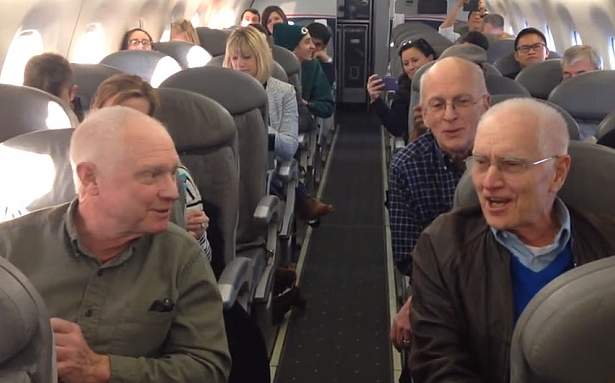 opjoanna's tweet photo. Generous with their talent“@Telegraph: Barbershop quartet breaks into song on delayed plane http://t.co/GeNCIh4Xfv http://t.co/xdJchiCU3W”